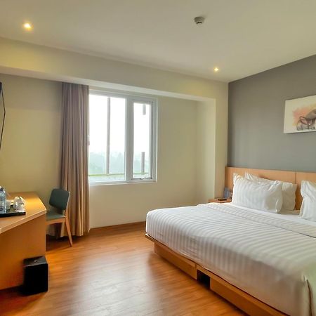 Hotel Santika Premiere Ambon Eksteriør billede