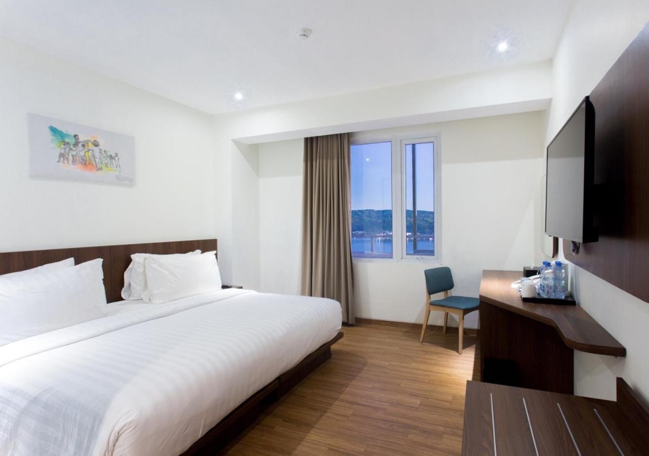 Hotel Santika Premiere Ambon Eksteriør billede