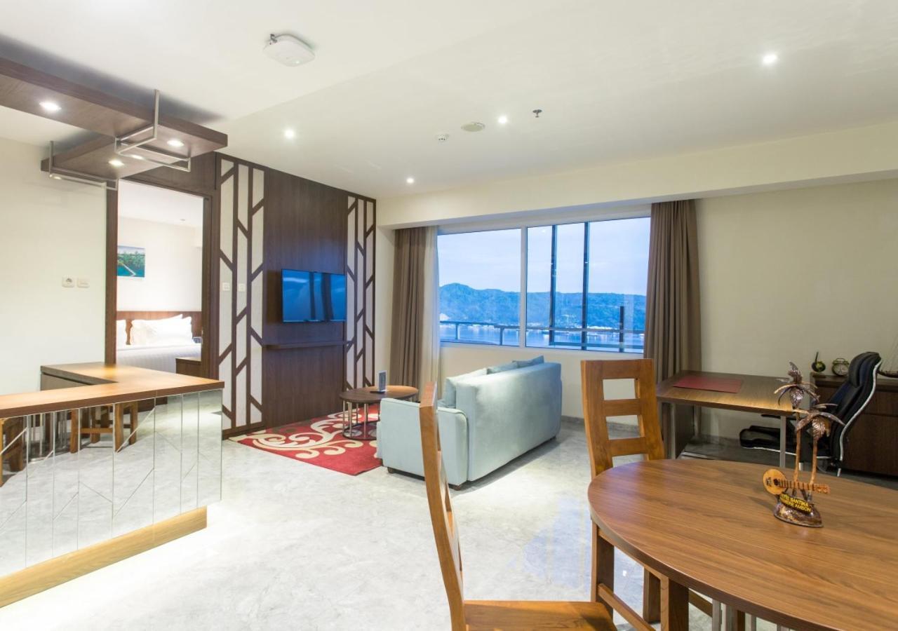 Hotel Santika Premiere Ambon Eksteriør billede
