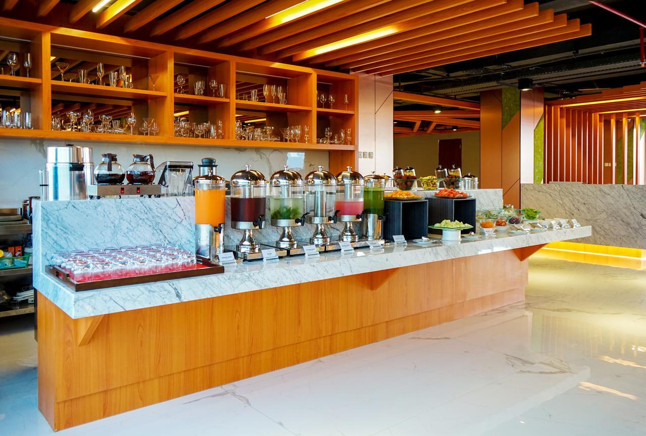 Hotel Santika Premiere Ambon Eksteriør billede